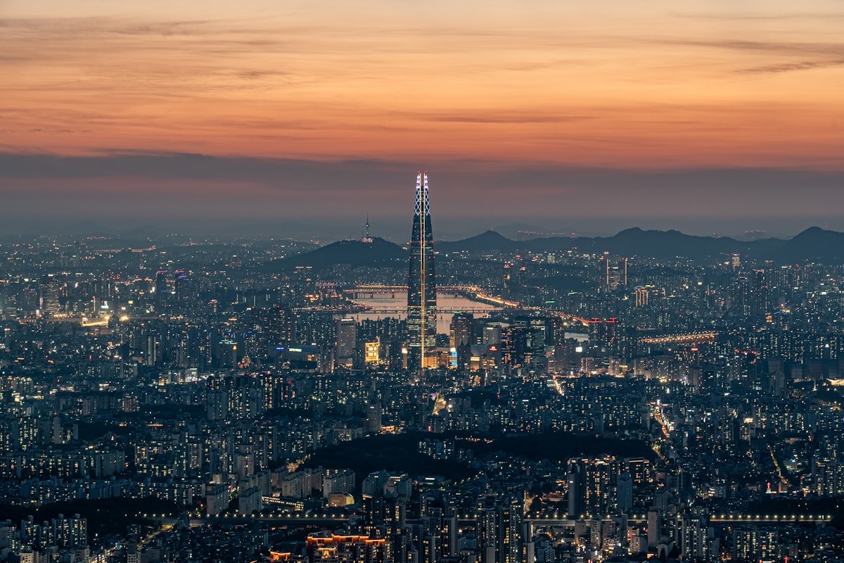 Lotte World Tower and the city of Seoul at sunset